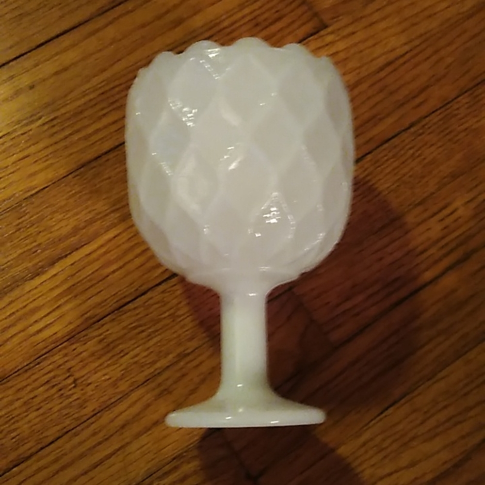 Vintage milk glass goblet EUC - Picture 2 of 7